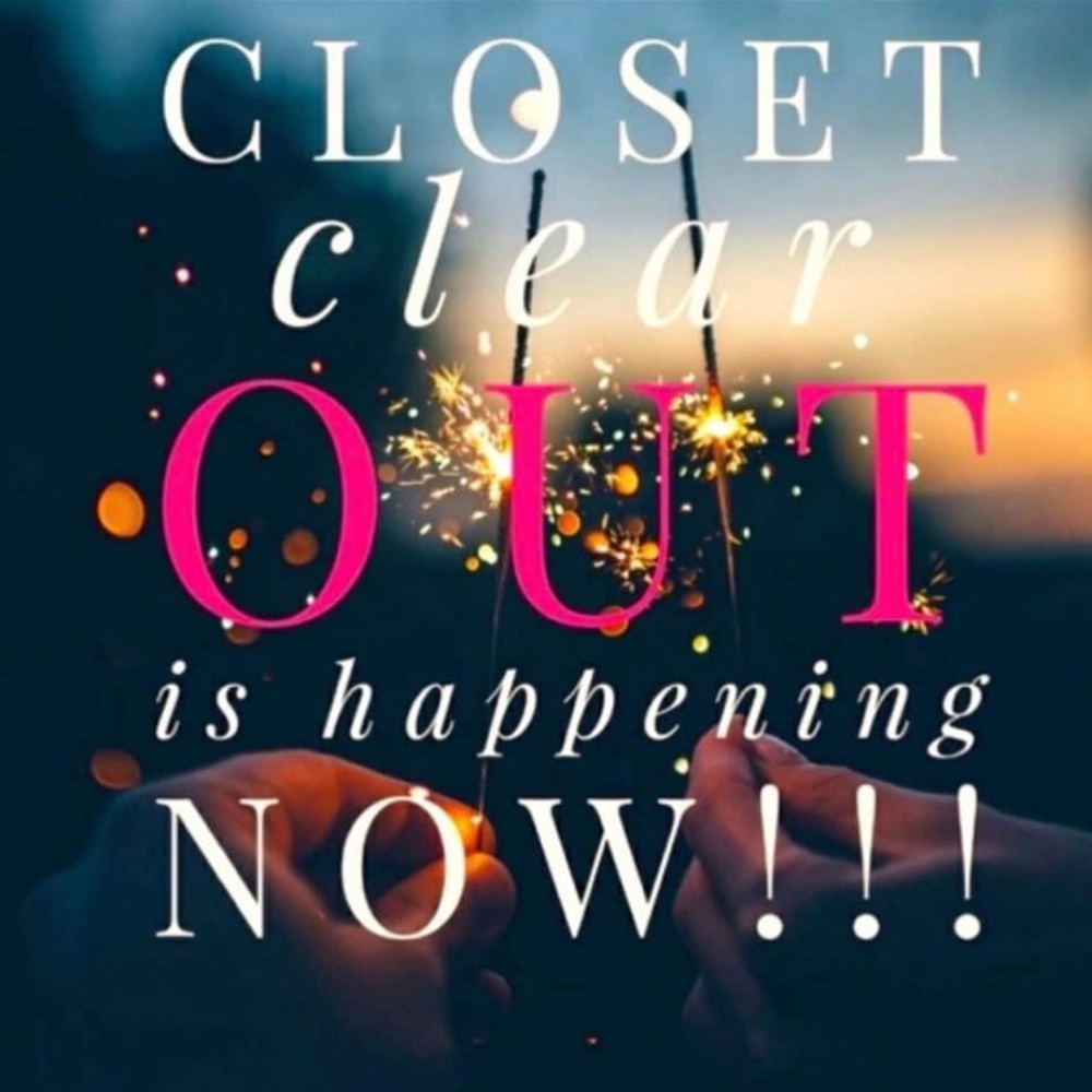 Closet clear out! Make me a reasonable offer or bundle any items!!